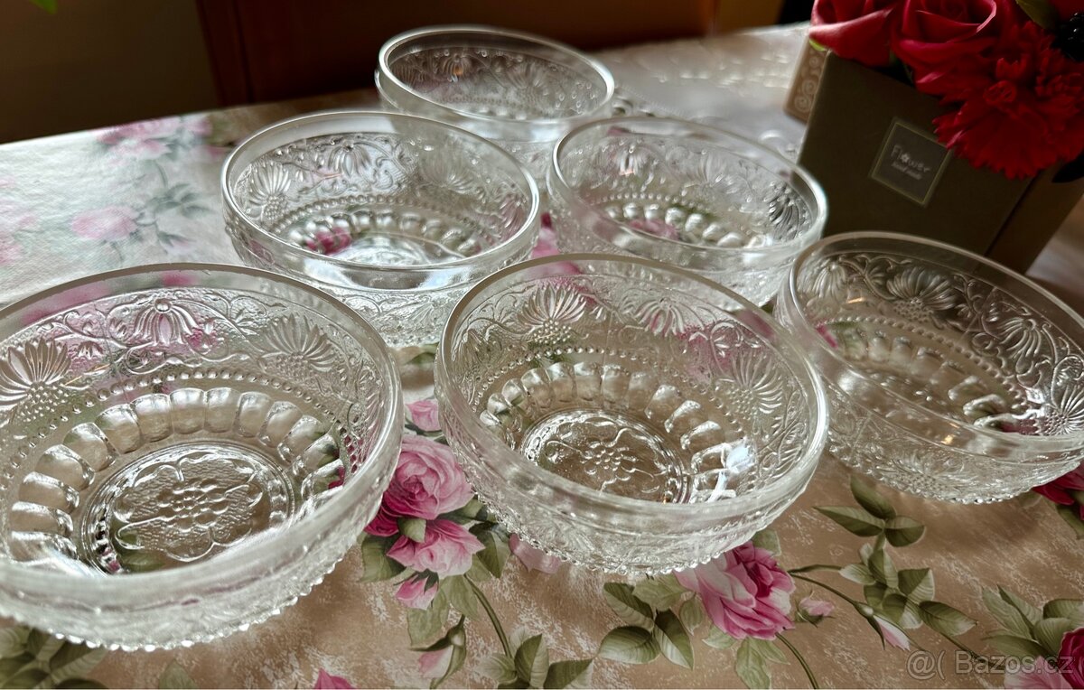 Cibulák sklo (od P.Pánka) retro Cechoslovakia 6+6+6 - 4