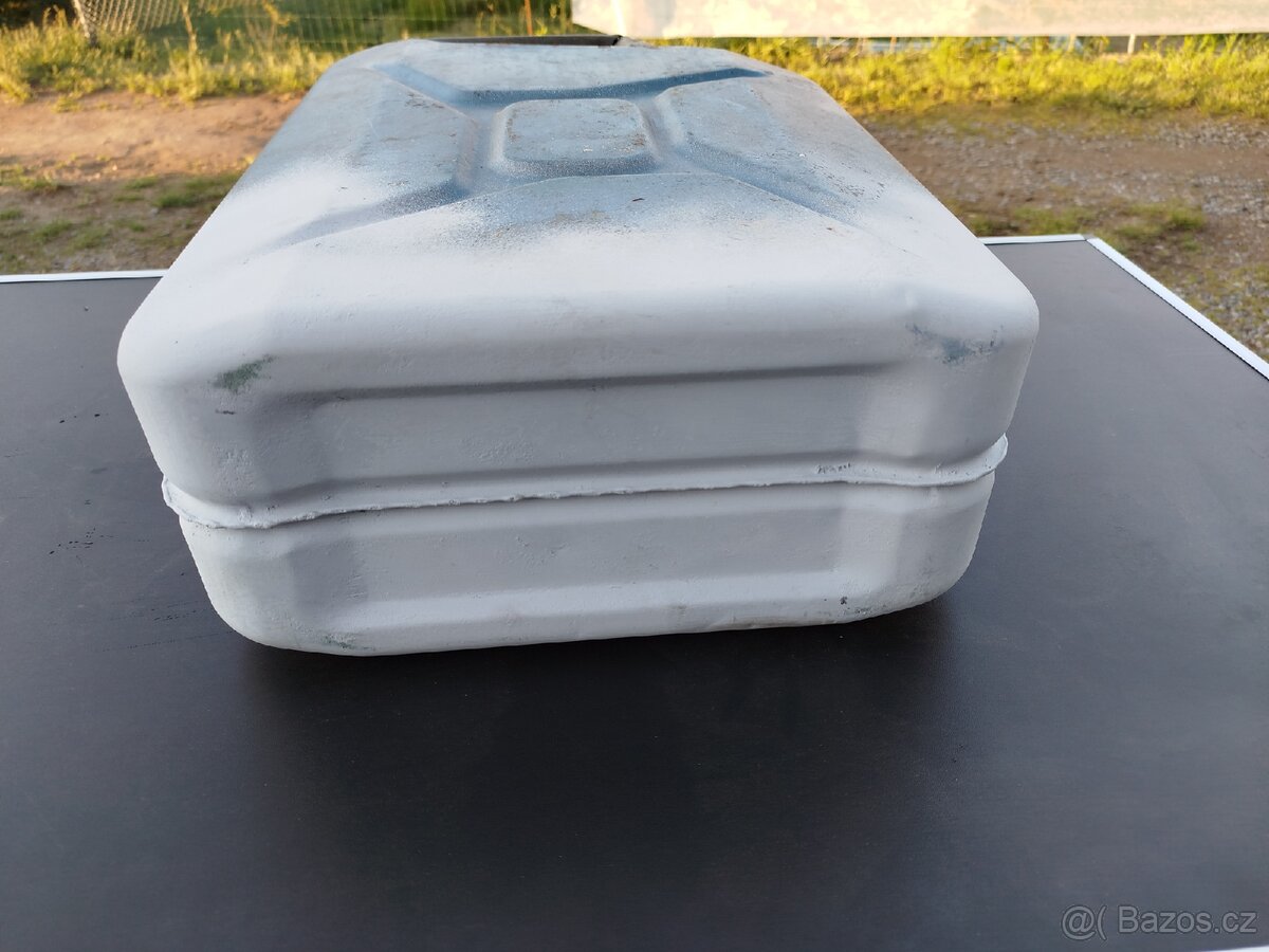 Starý plechový kanystr 20l , 1989 - 4