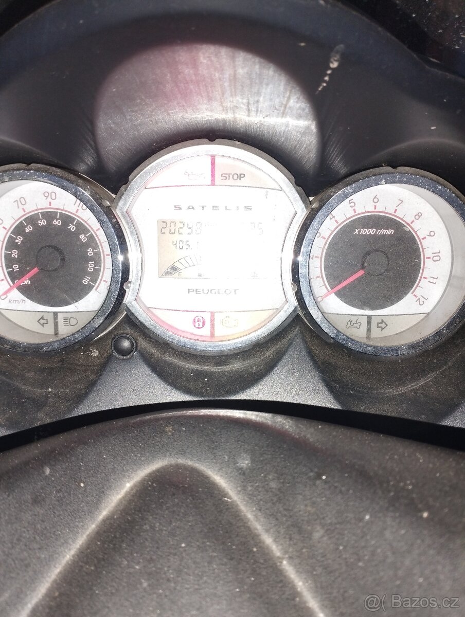 Prodám skútr SATELIS 125 - 4