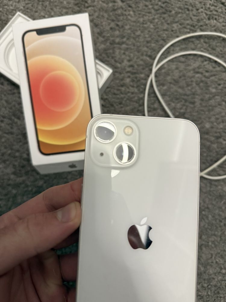 iPhone 13 Blokovaný Poškozený - 4