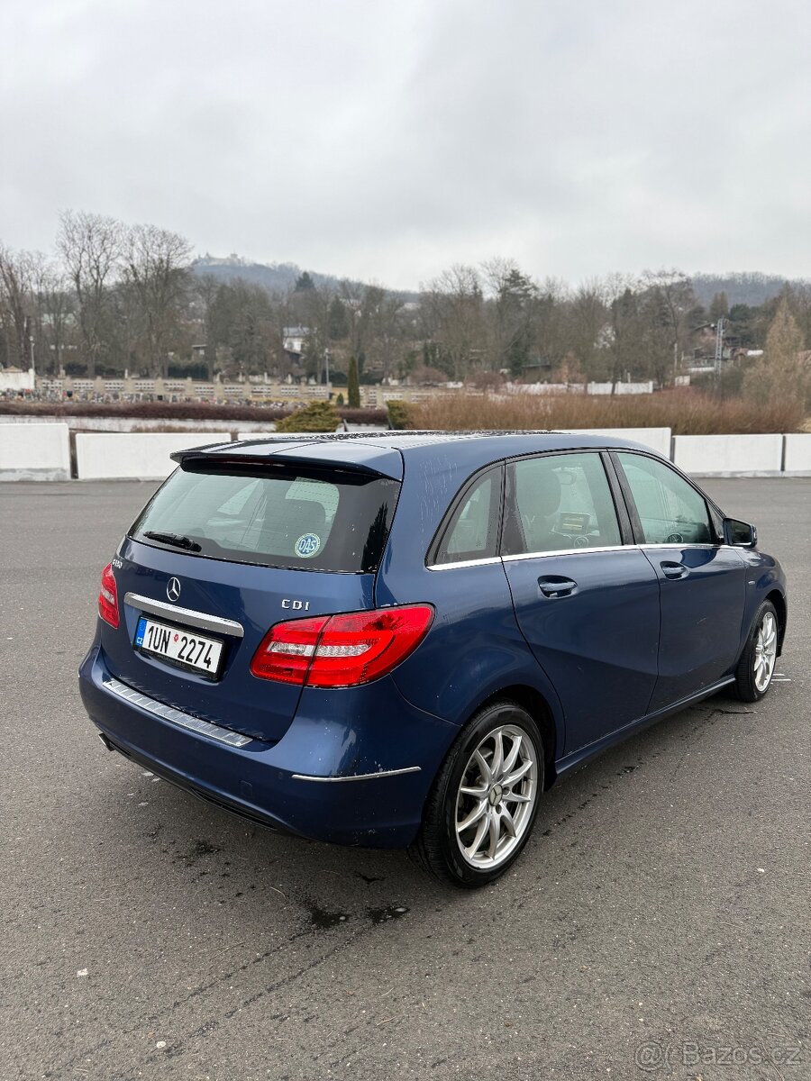 MB class B 1.8 cdi 2012 - 4