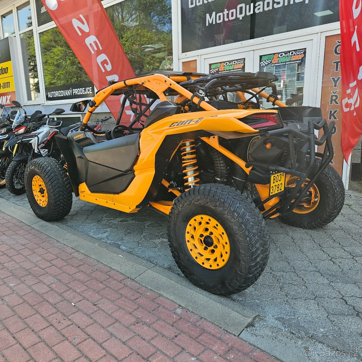 CAN-AM Maverick XRC Turbo,najeto pouze 943 km, PO SERVISU