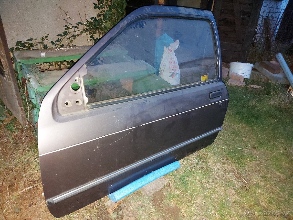 Dveře Ford Sierra coupe /XR4 - 4