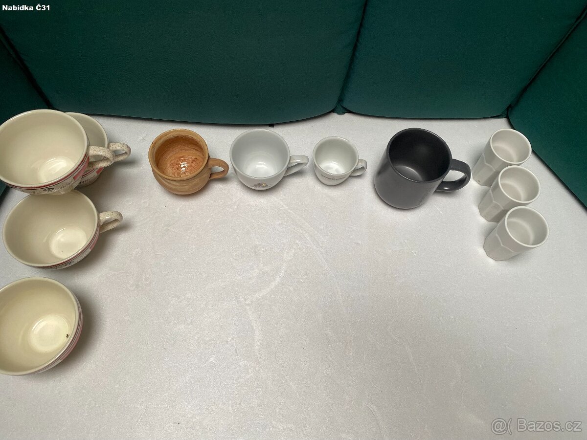 hrnků – různé druhy, barvy a tvary (komplet) - 4