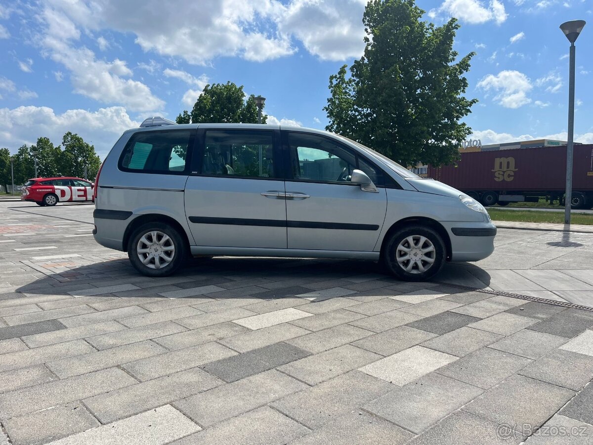 Peugeot 807 - 2.2hdi 94kW - 2003 - 7míst - 4
