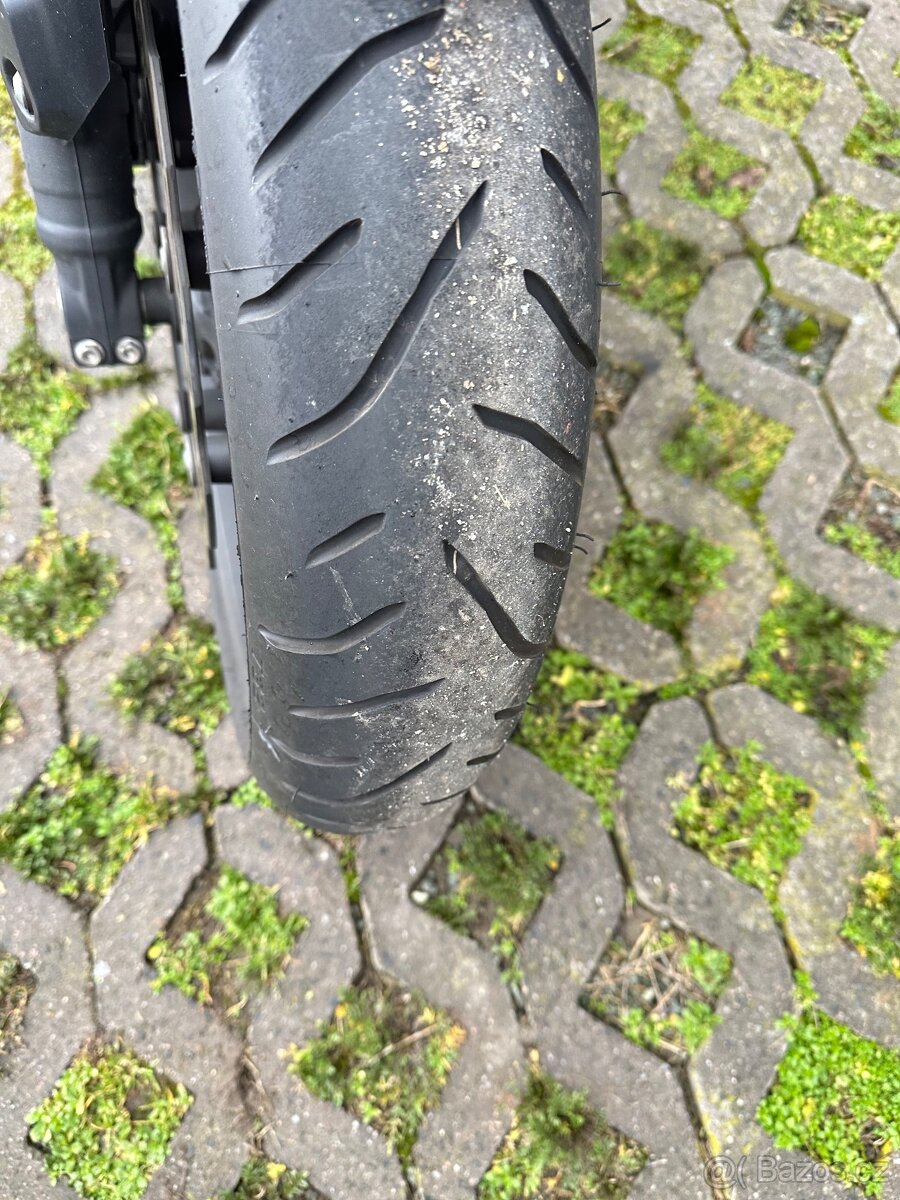 Honda cb750 Hornet - 4