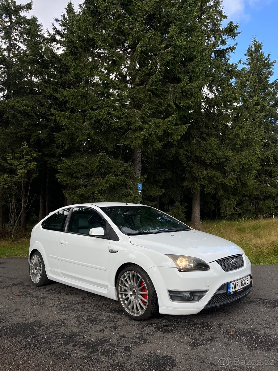 Ford Focus mk2 St225 2.5L - 4