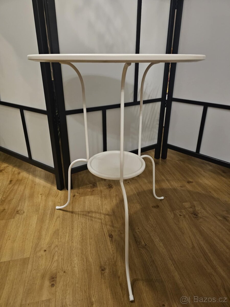 Krásný elegantní stoleček - 4