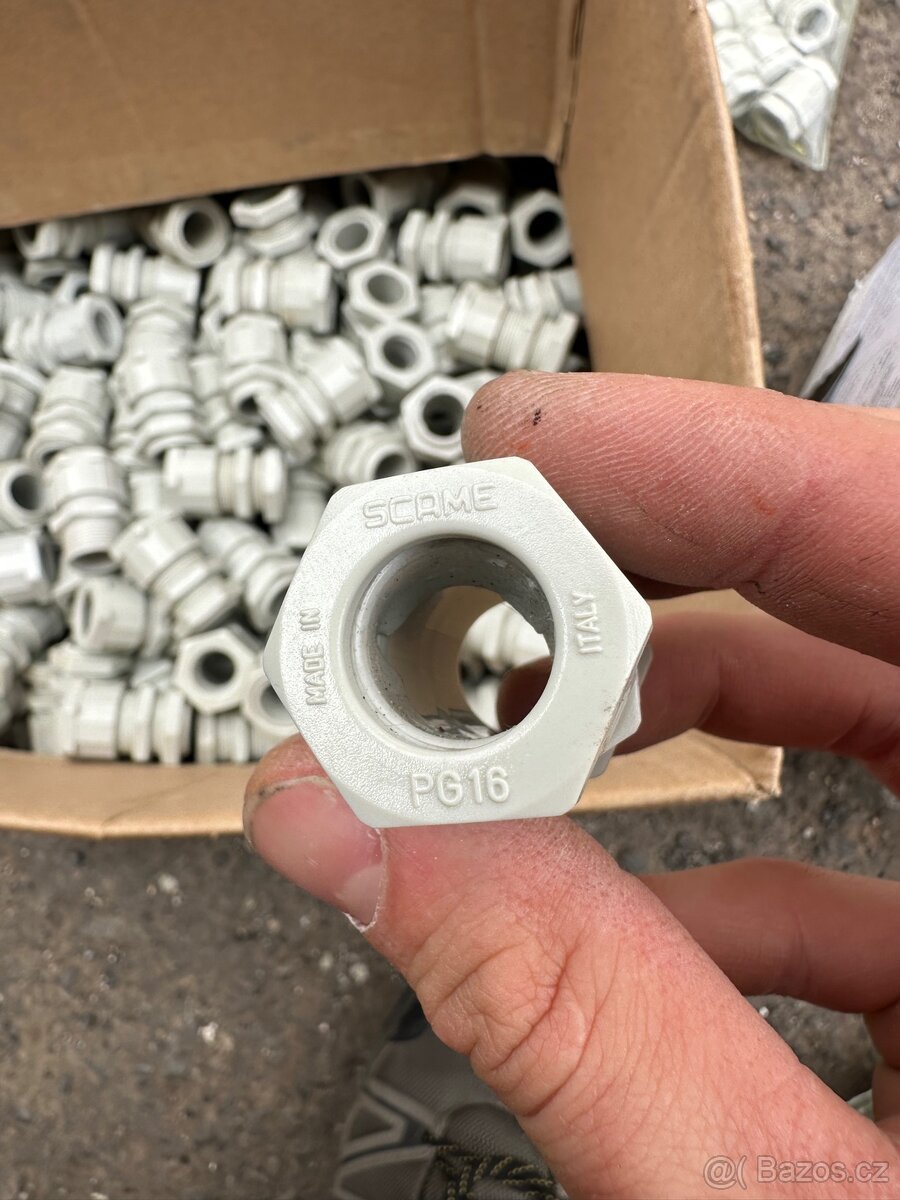 Průchodky na kabely různé průměry - 4