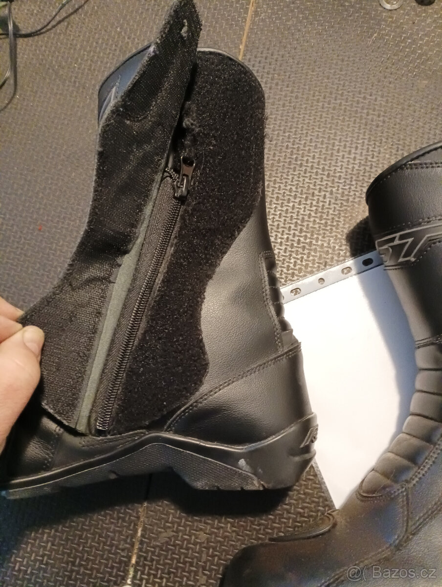 boty RST 44 - 4