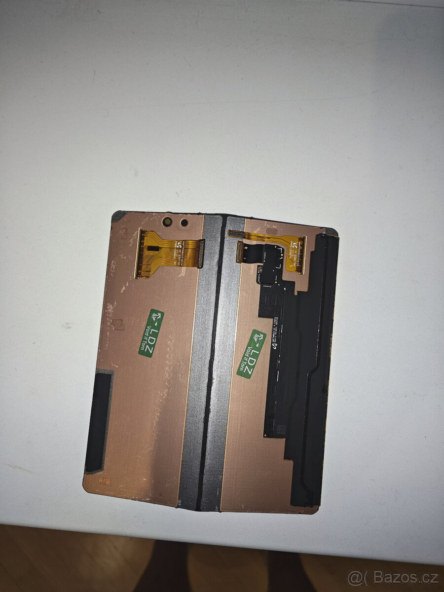 Samsung Z-FOLD 5 AMOLED displej - 4