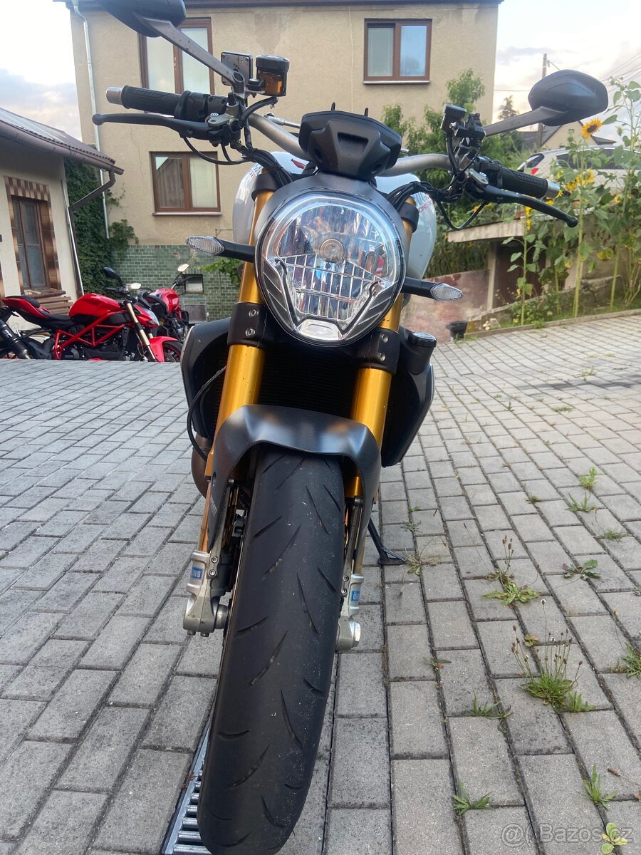 Ducati Monster 1200S - 4