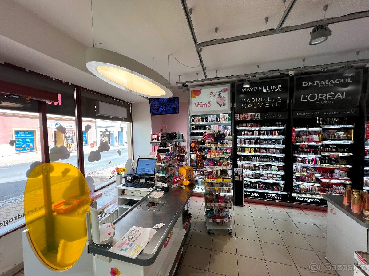 Prodáme obchod se dvěma byty - 4