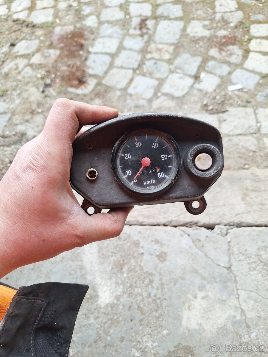 Tachometr - 4