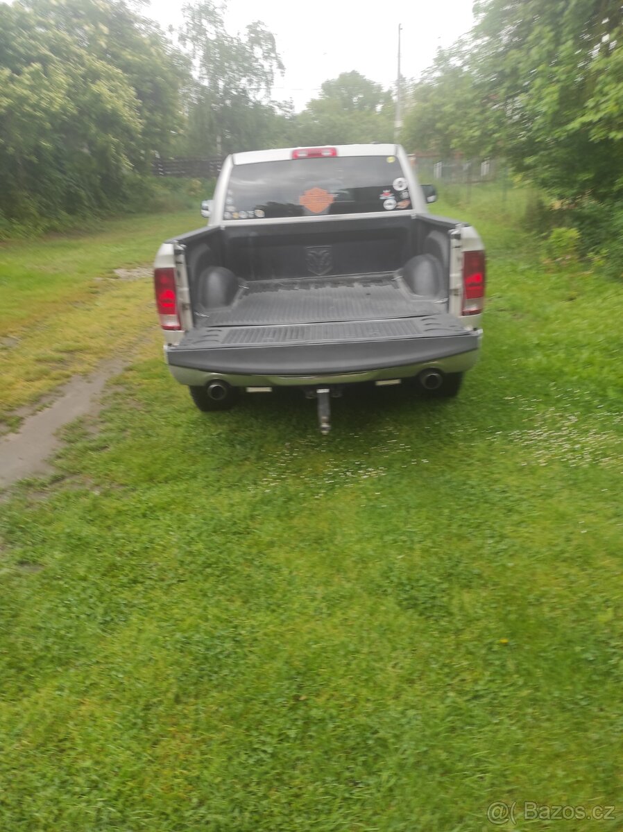 Dodge RAM 1500,LPG.