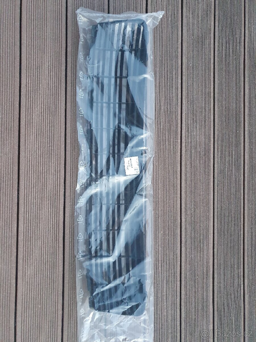 PEUGEOT 3008 mřížka do předního nárazníku NOVÁ - 4