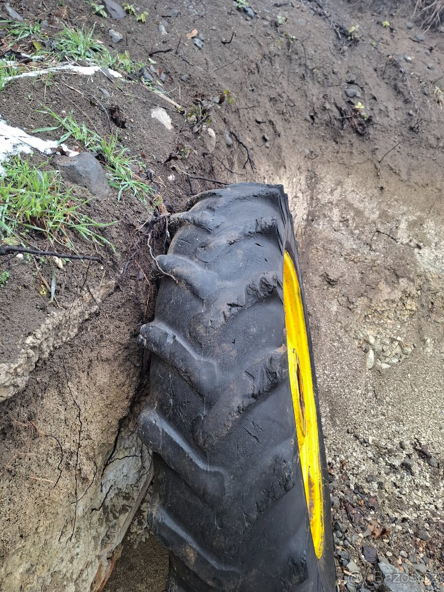 Bělorus, belarus, traktorbagr kola - 4