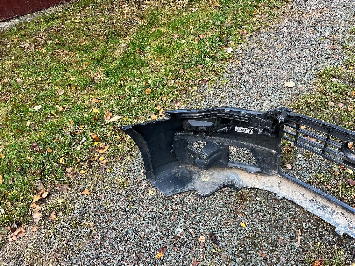 Prodám přední nárazník na Audi A6 C7 - 4