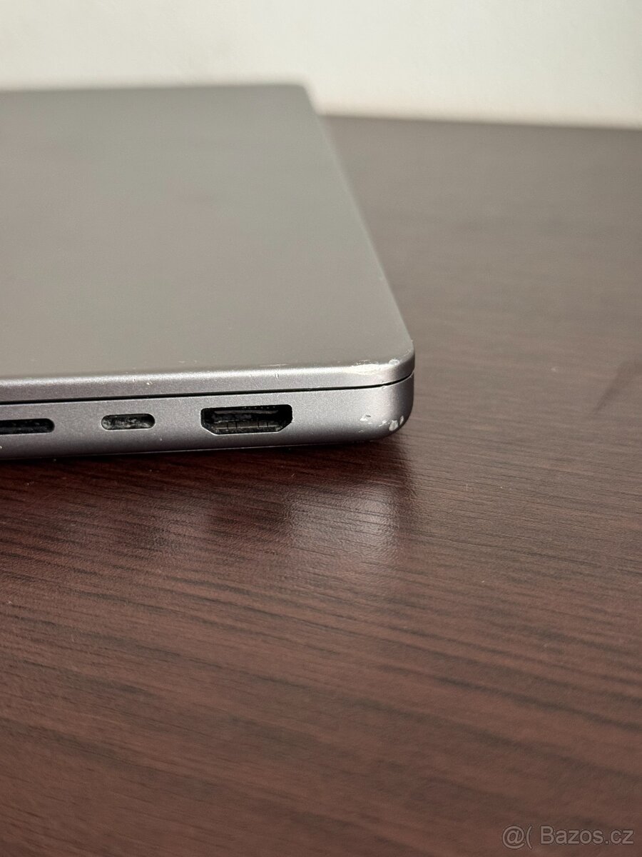 MacBook Pro 14" (2021) 16GB/512GB - nefunkční HDMI - 4