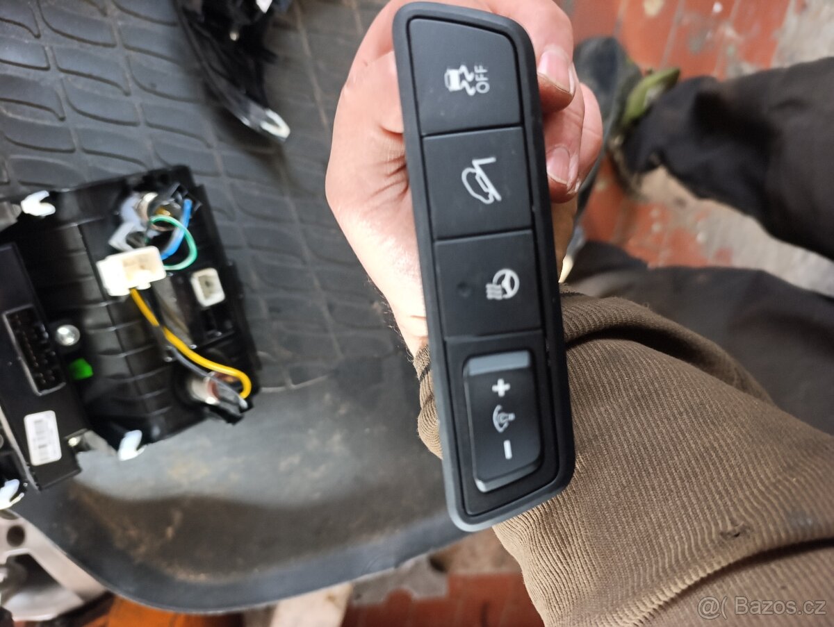 Prodám díly na Hyundai ix35 r.v.2014 - 4