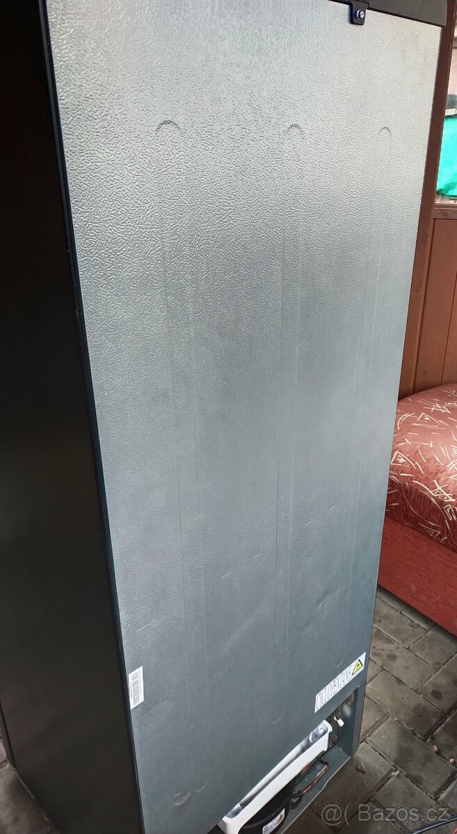 Černá lednice ETA - 4