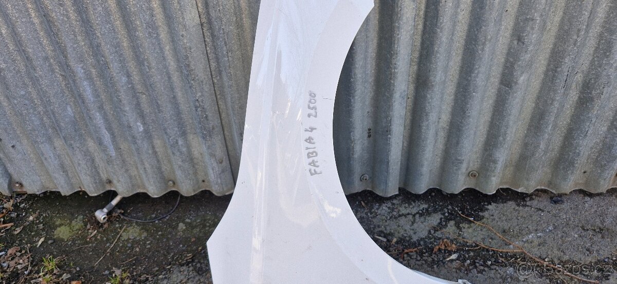 Pravy predni blatnik fabia IV - 4