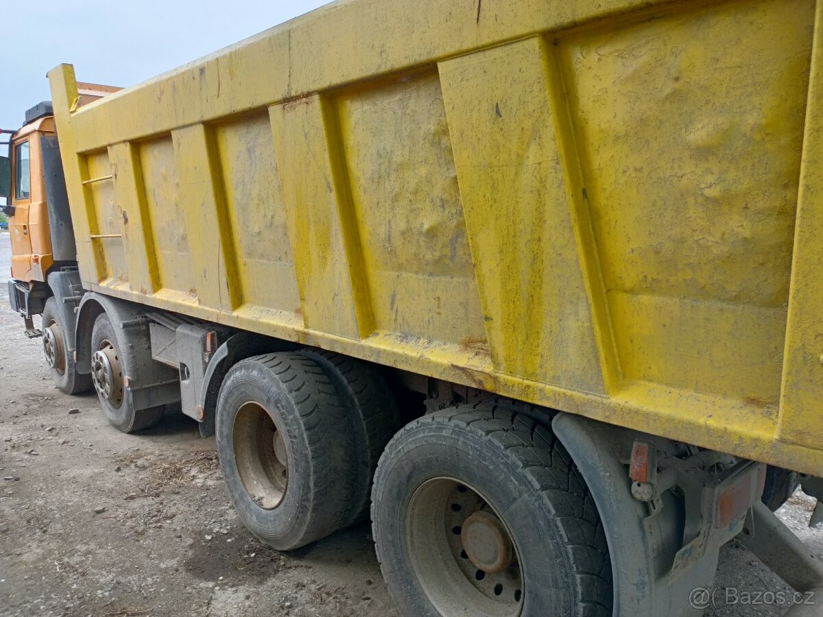 Tatra 815 sklápěč 8x8 - 4