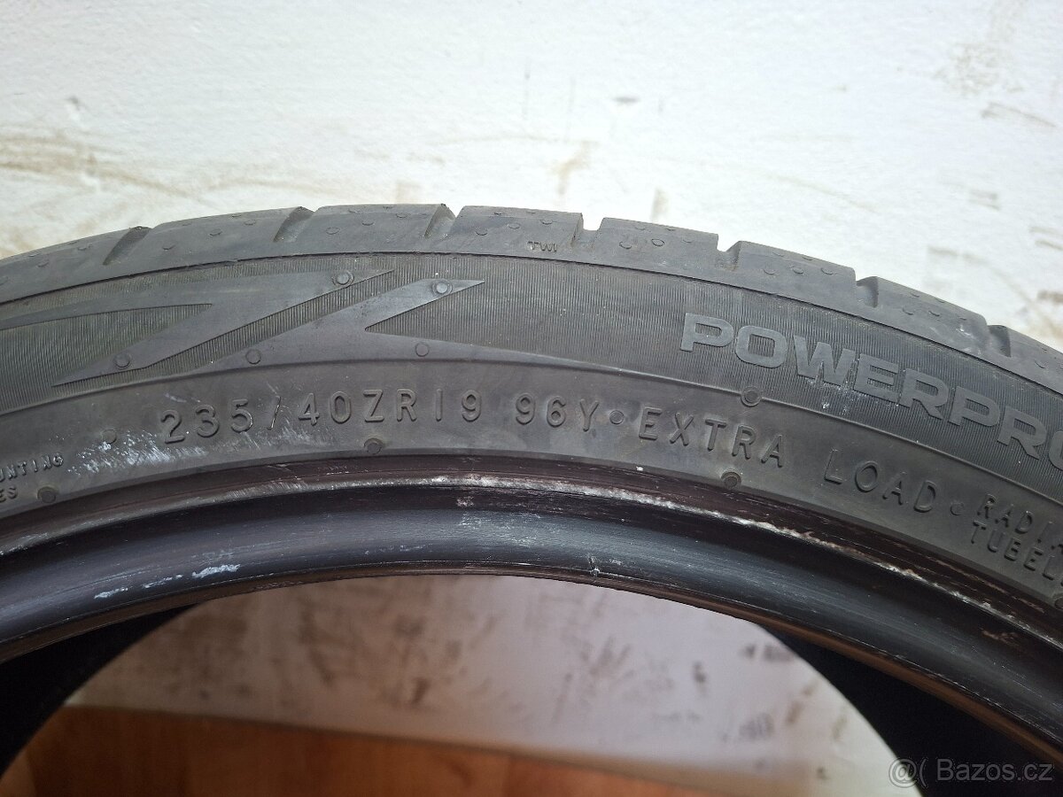 Letní pneu 235/40/19 Nokian - 4