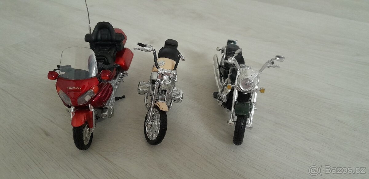 motorky modely 1/18 Maisto - Bburago - 4