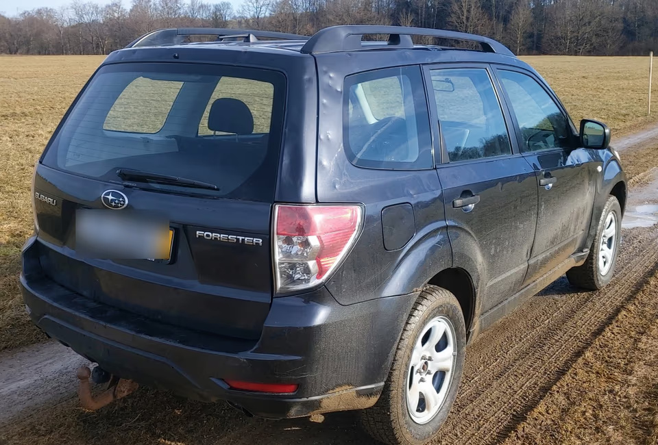 Subaru Forester SH 2.0 4x4 110kw benzín KROUPY Černý - 4