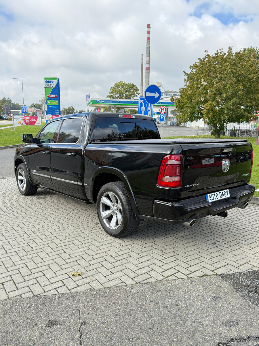 Dodge RAM 1500 LIMITED 5.7 V8 HEMI eTorque--2021--VZDUCH-- - 4