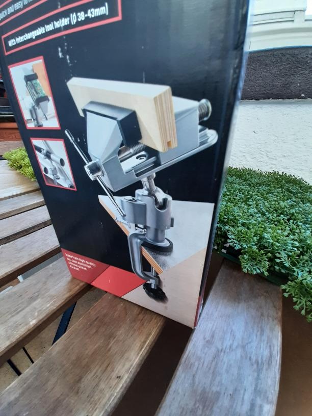 Univerzální svěrák, pohyblivý díky kulovému kloubu - 4