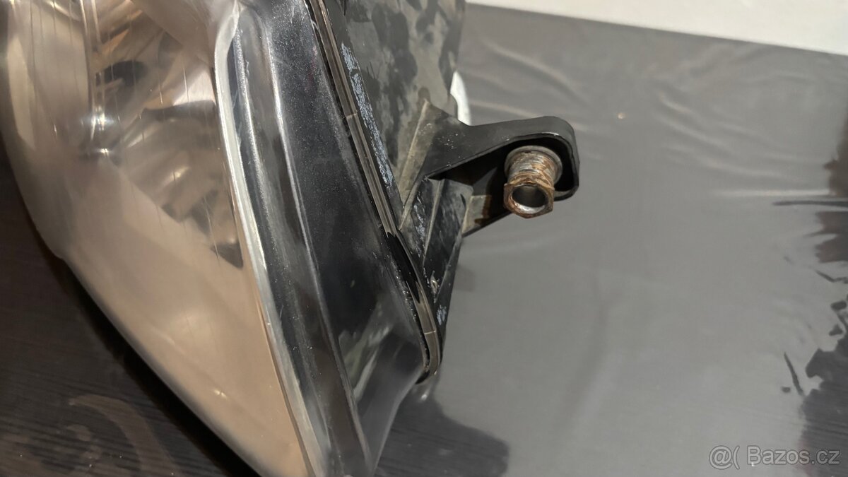 Pravé světlo VW Passat B6 - 4