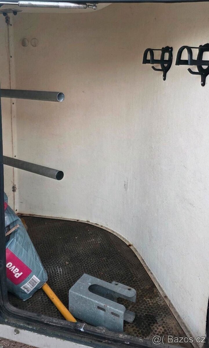 Prodám přepravník na 2 koně Humbaur Atis - 4