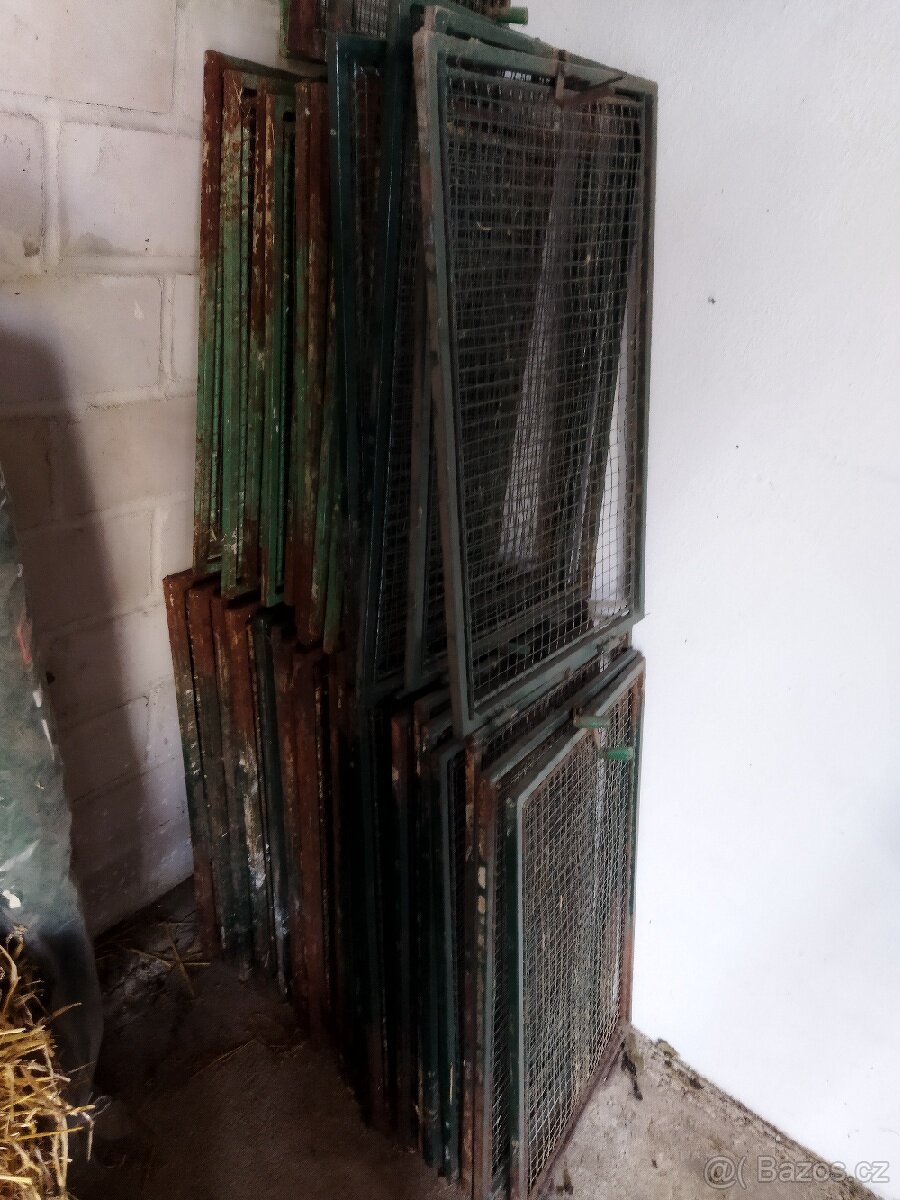 Dvířka z pletiva na králíkárnu - 4