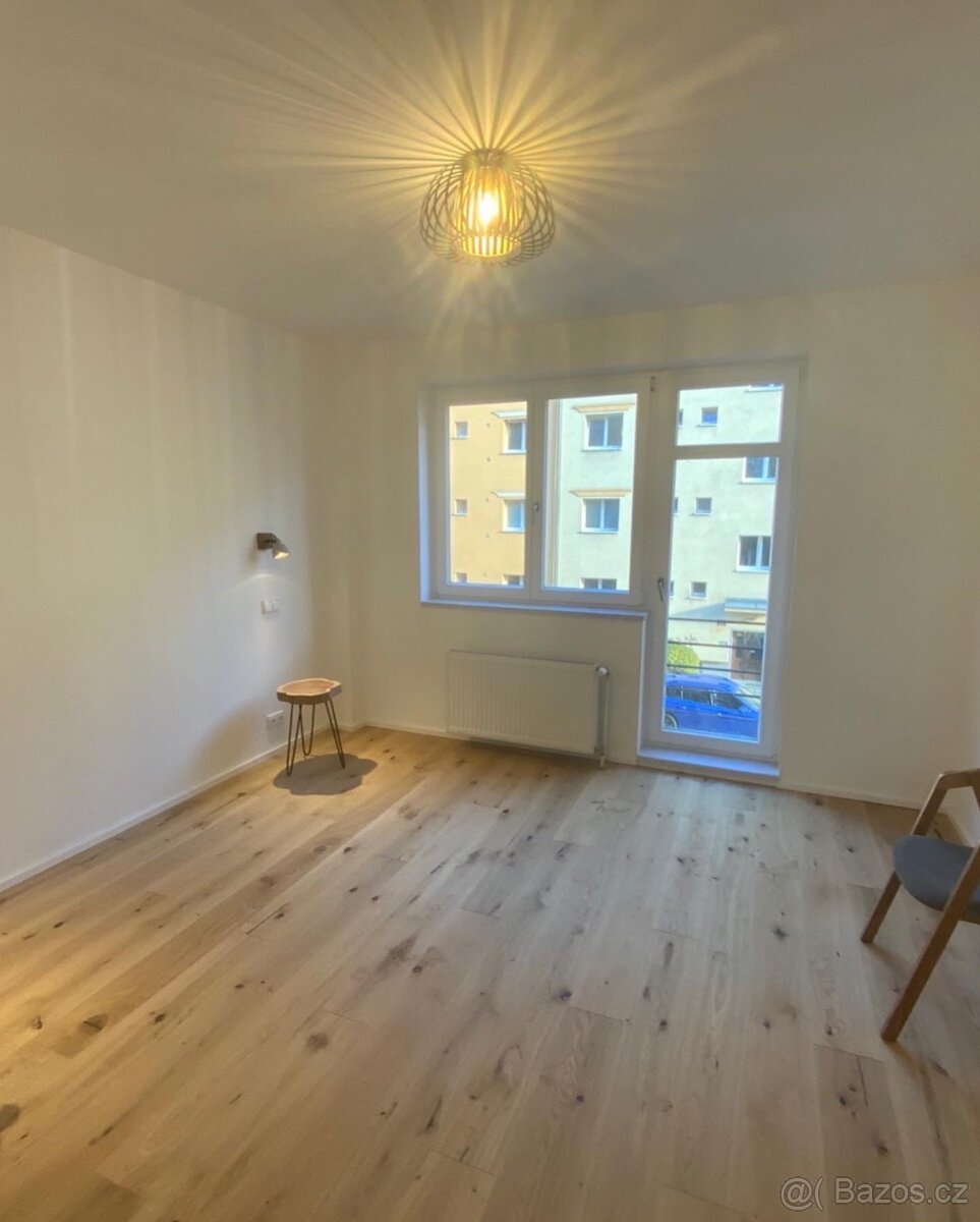 STAVÍME A REKONSTRUUJEME BYTU A KOUPELNY, PLOTU, BAZÉNY - 4