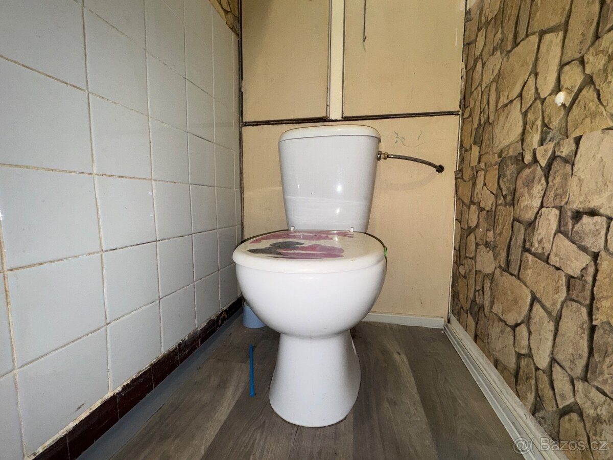 Pronajmu byt v Jirkově - 4