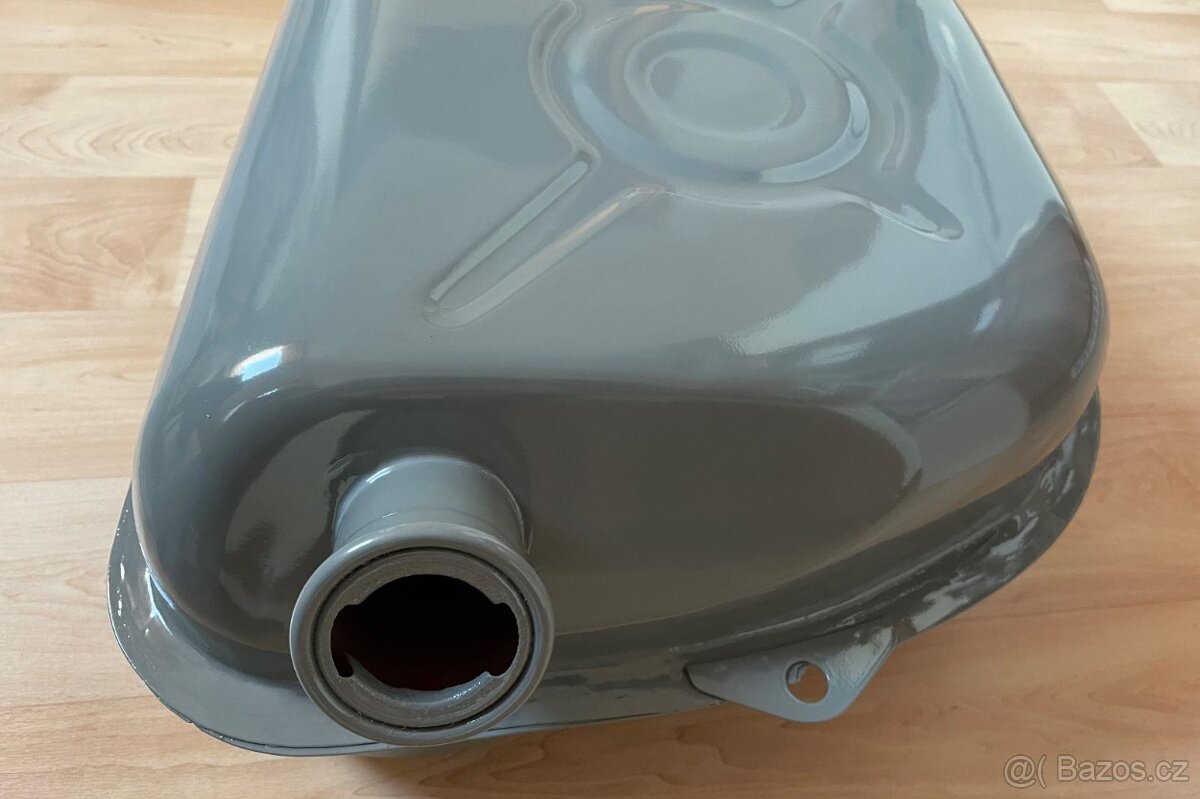 Nádrž zrenovovaná s bočním plněním na Škoda Octavia, Felicia - 4