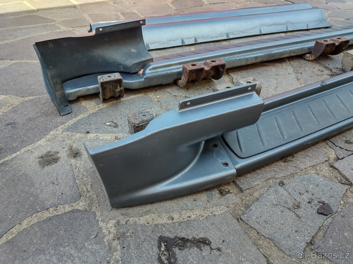 Nášlapy drobné poškození Ssangyong Rexton - 4