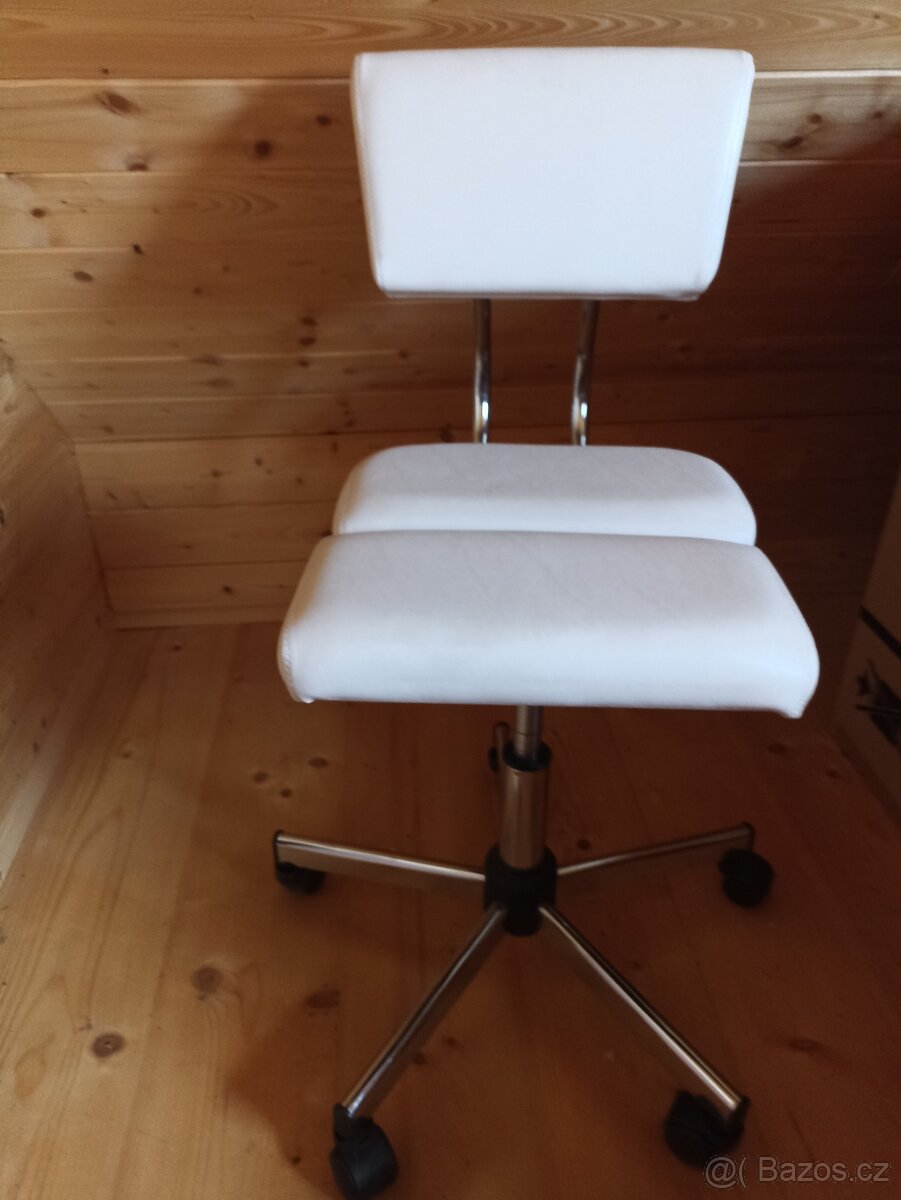 Židle s pistem - 4