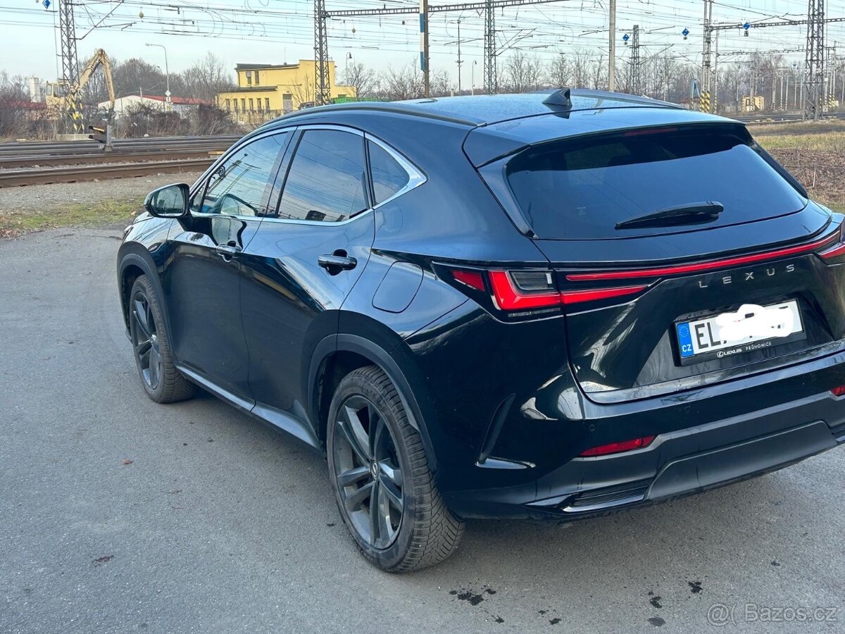 Lexus NX 450 + hybrid 2024. 11. měsíc - 4