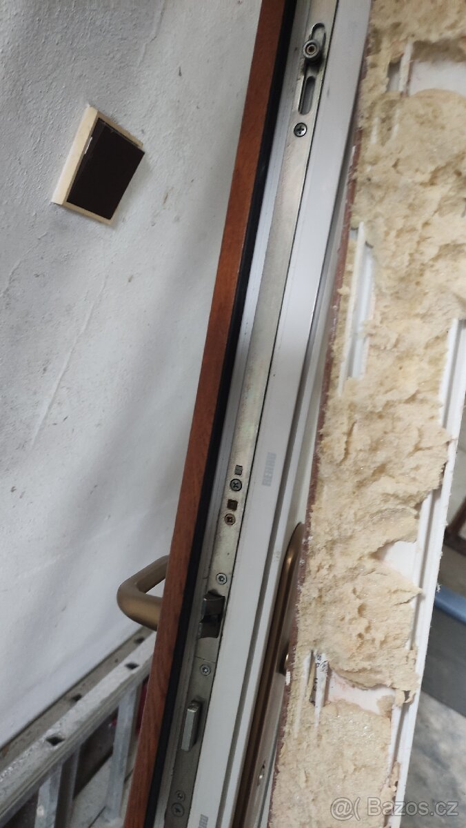 Vchodové bezpečnostní dveře, bílo-hnědé - 4