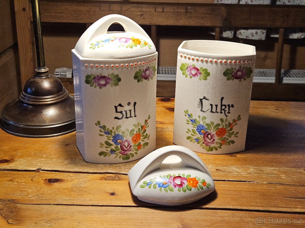 Ručně malovaná historická keramika - 4