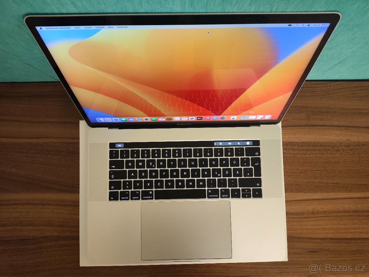 MacBook Pro 15 2017 | i7 • 16GB • 512GB SSD - 4