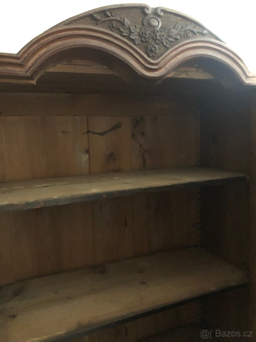 Starožitný nábytek - 4