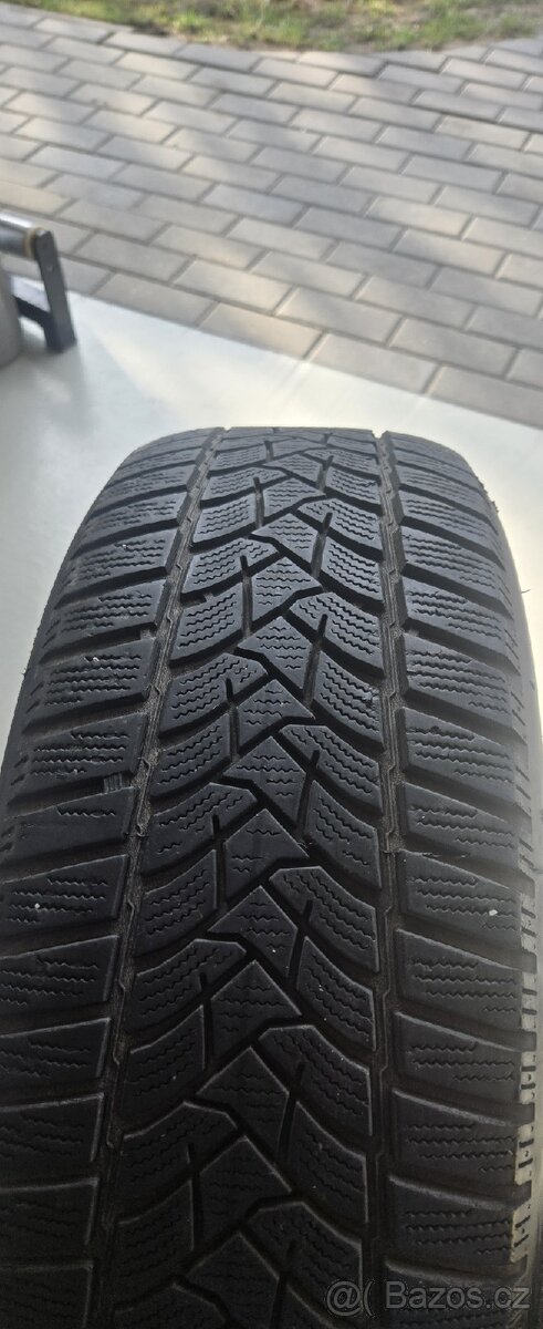 Prodám pneu Dunlop 215/60/16. - 4