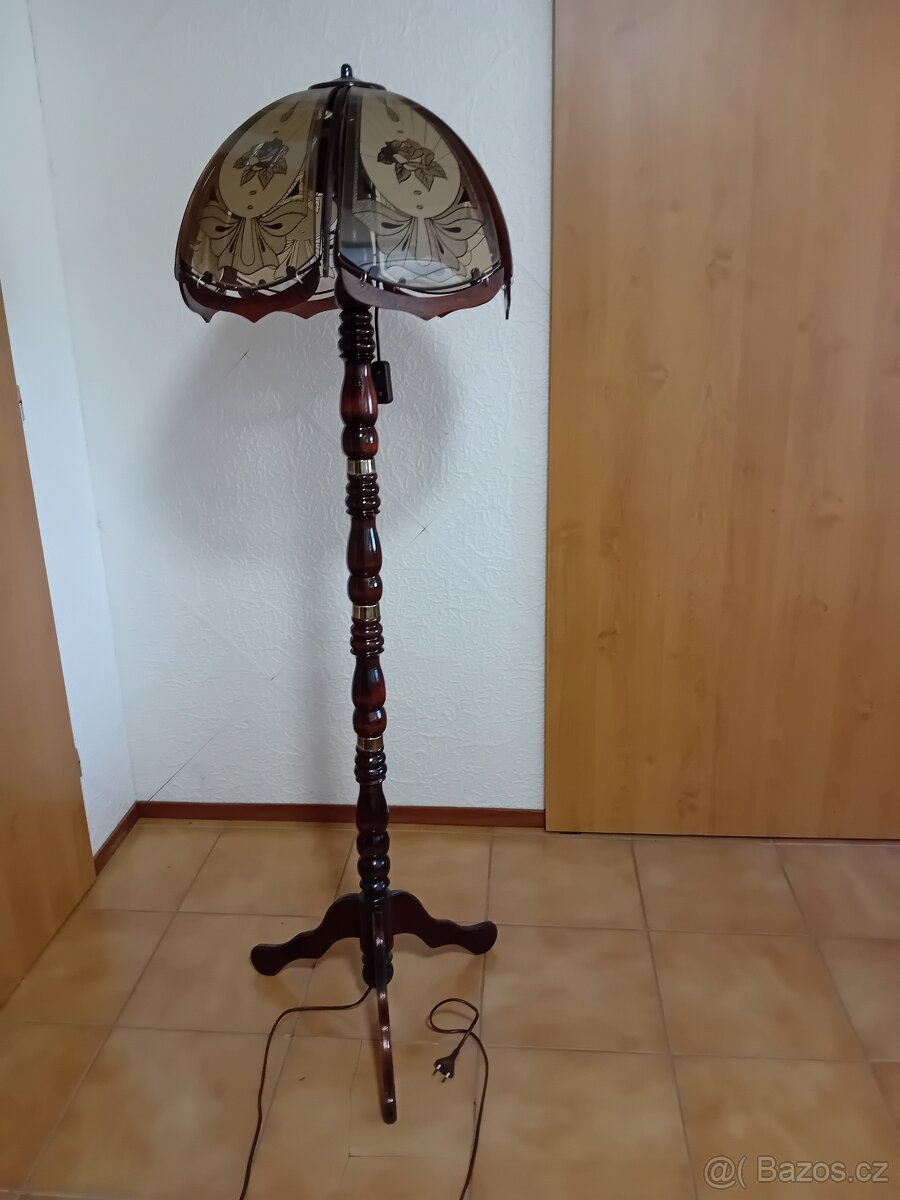 Lustr a stojací lampa - 4