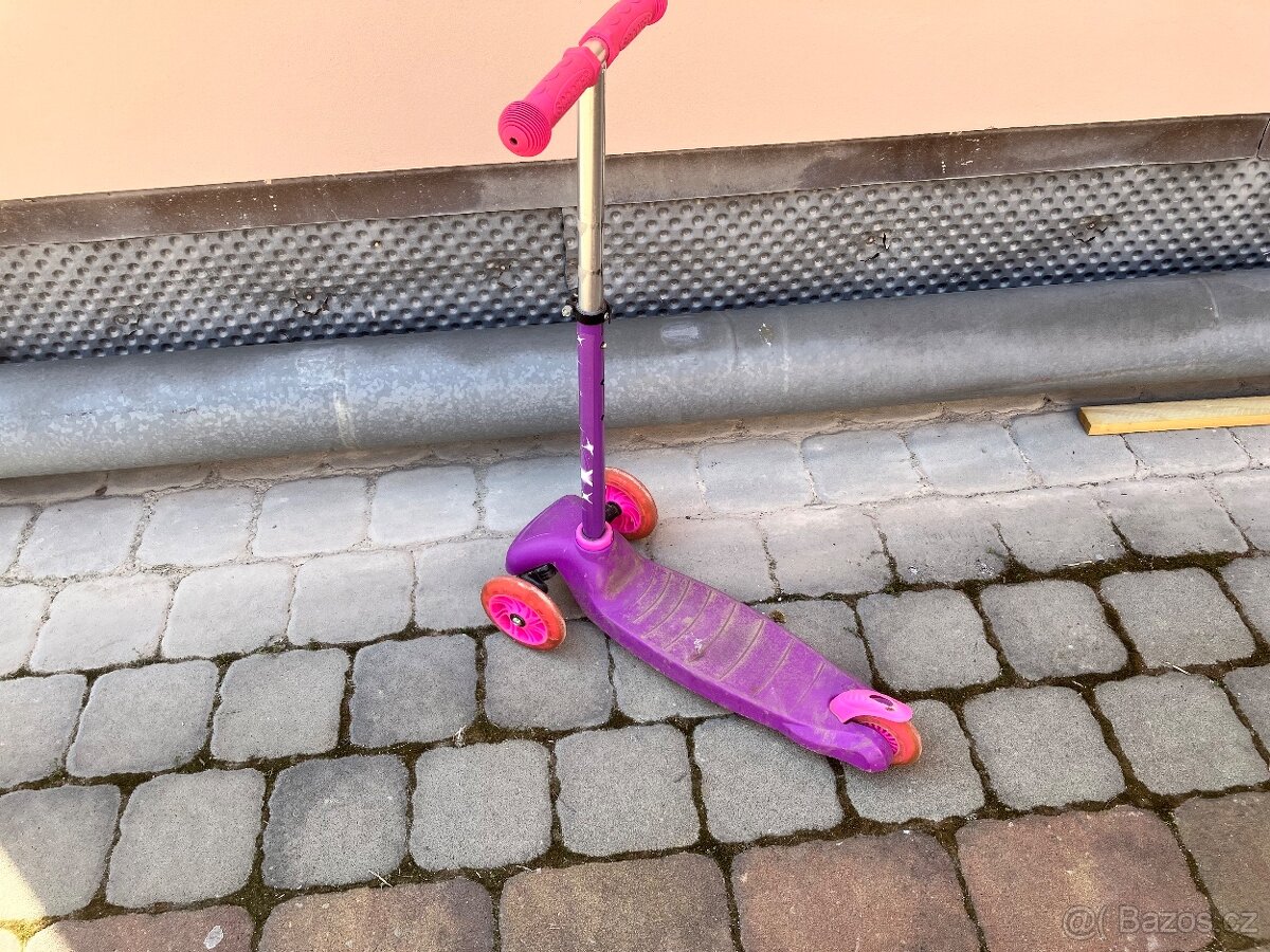 Dětská dívčí koloběžka - 4