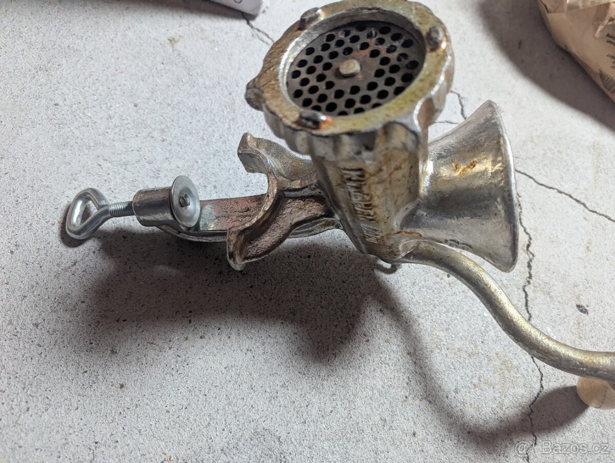 Mlýnek na klobásy - 4