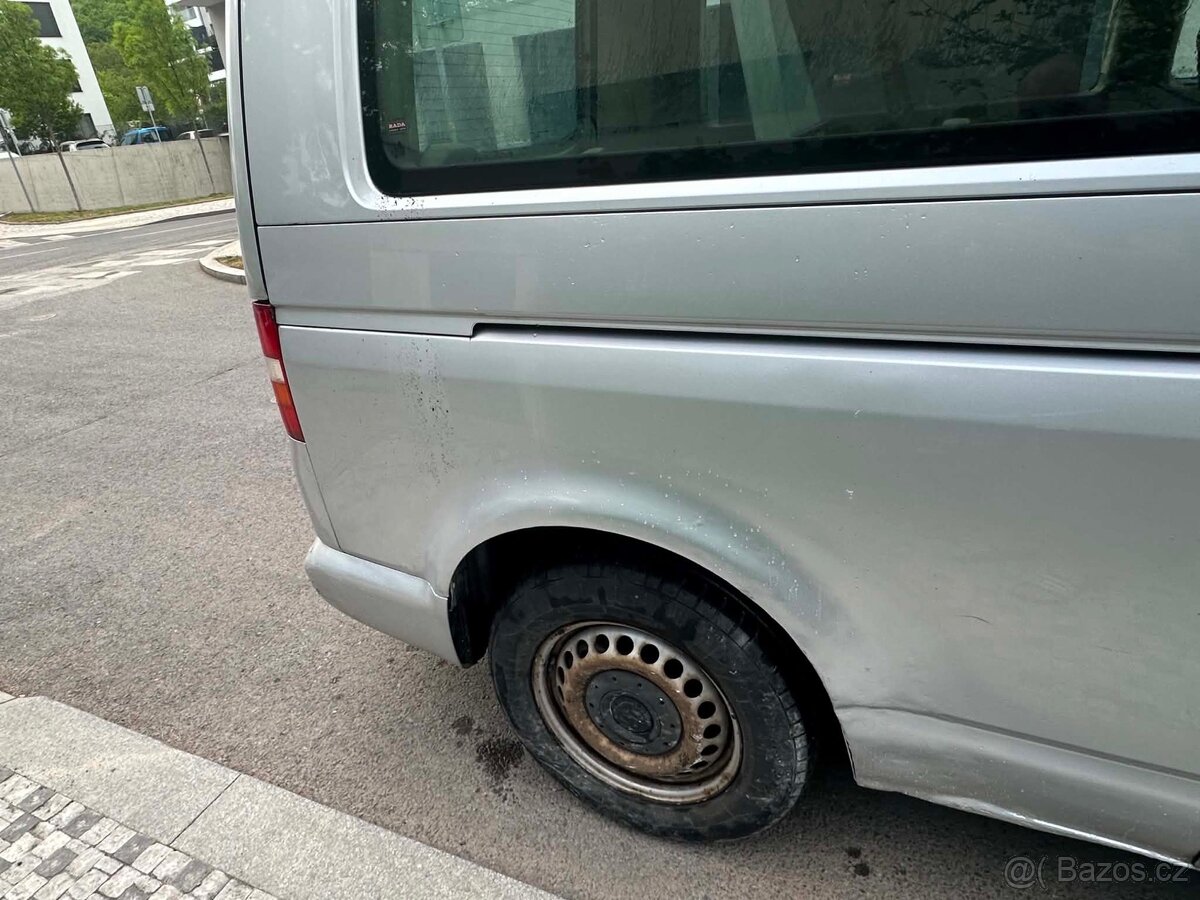 Prodám Volkswagen Transporter T5 - 4
